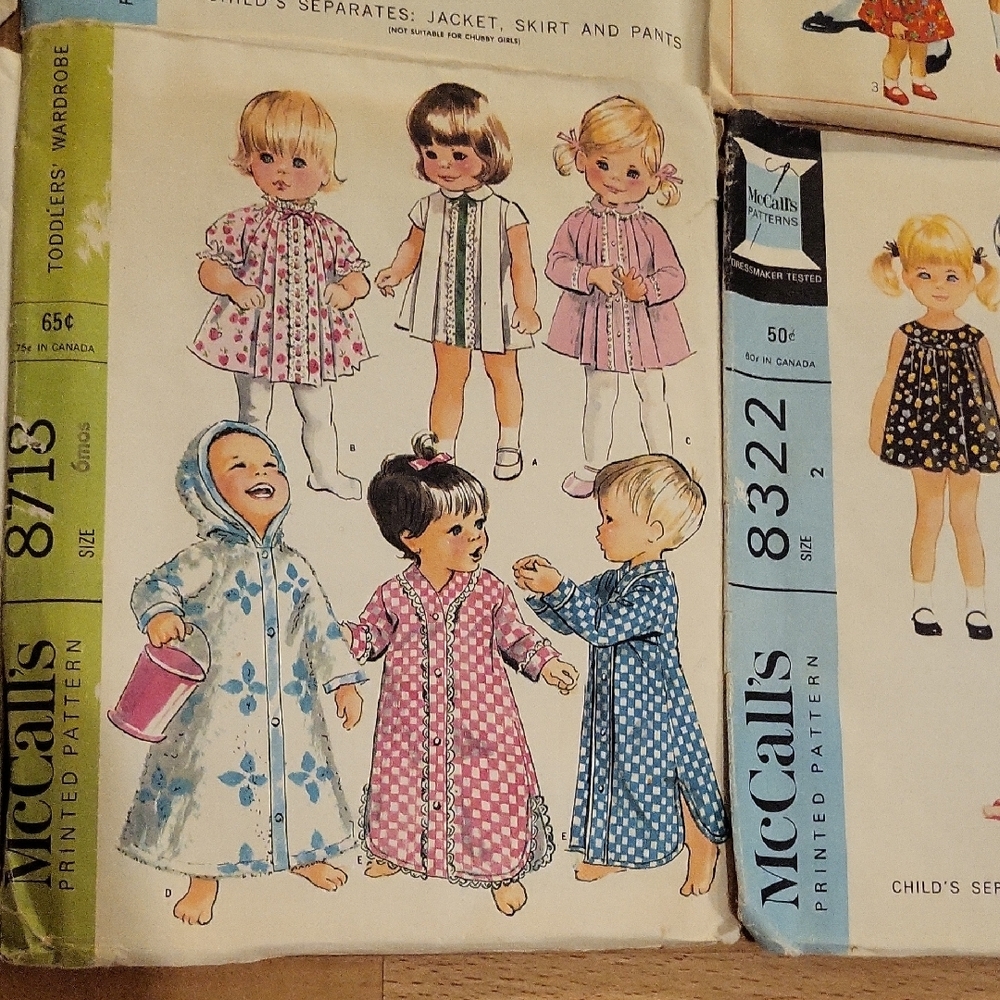 Simplicity Child's Pattern Set - White, Blue, Red - Picture 7 of 8